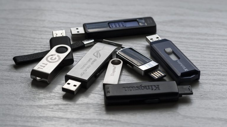 How USBs Work – How To Use Them In A Safer Way To Avoid Any Accident