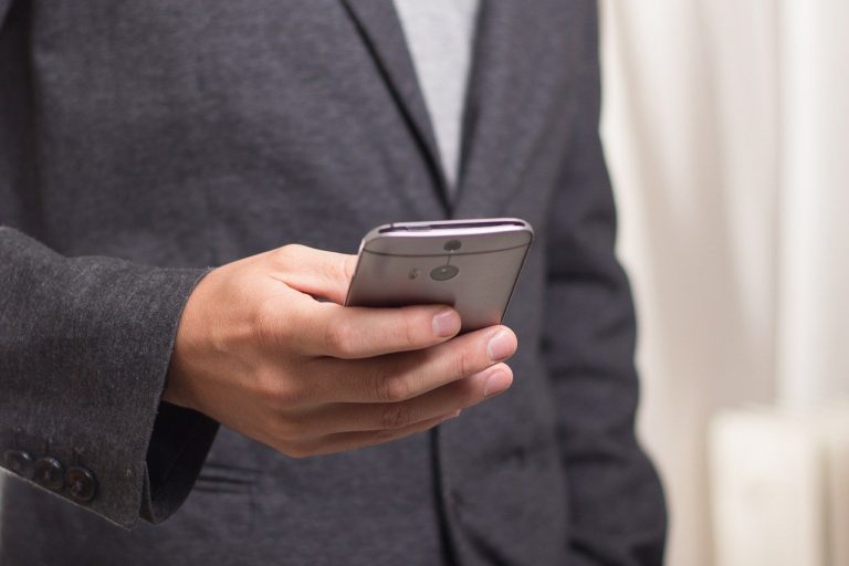 How To Buy A Used Smartphone Without Getting Screwed?