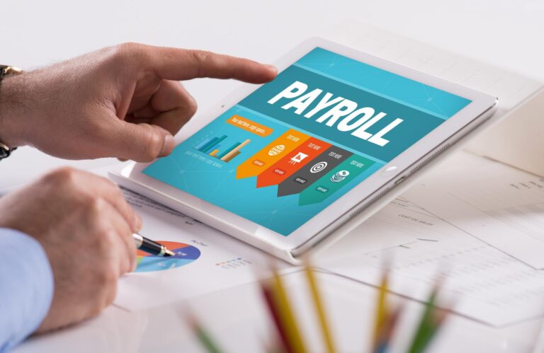 Top 10 Important Reasons To Invest In HRIS & Payroll Software For SMEs