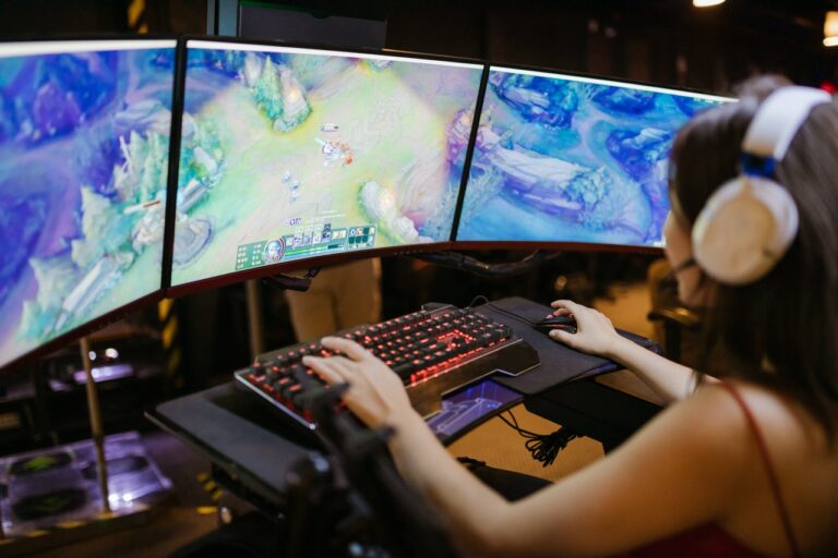 How to Effectively Climb the Ranks in League of Legends