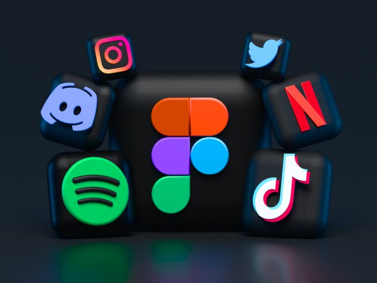 Reasons To Use Social Media Right Now