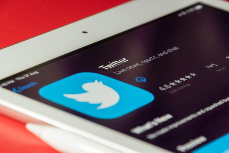 Pin any tweet